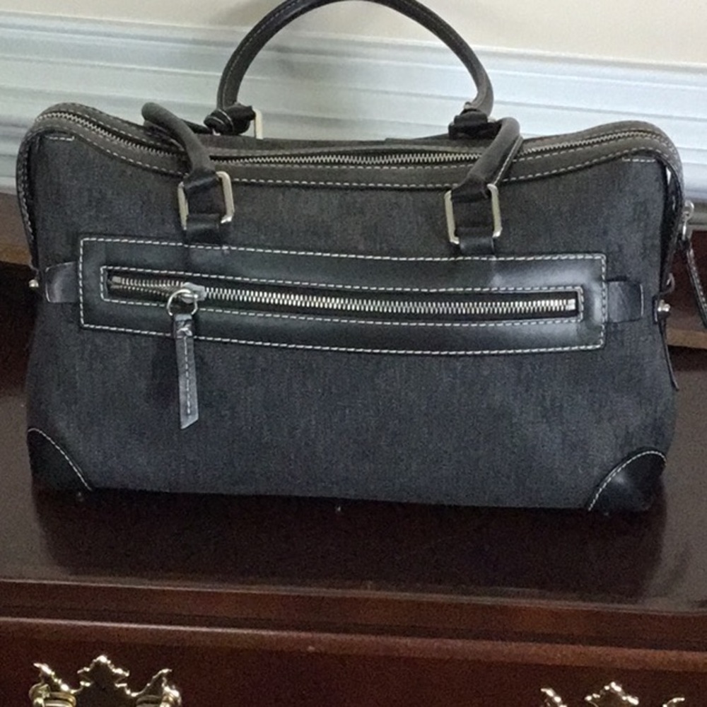 Dooney and Bourke Bags - Picture 4 of 7